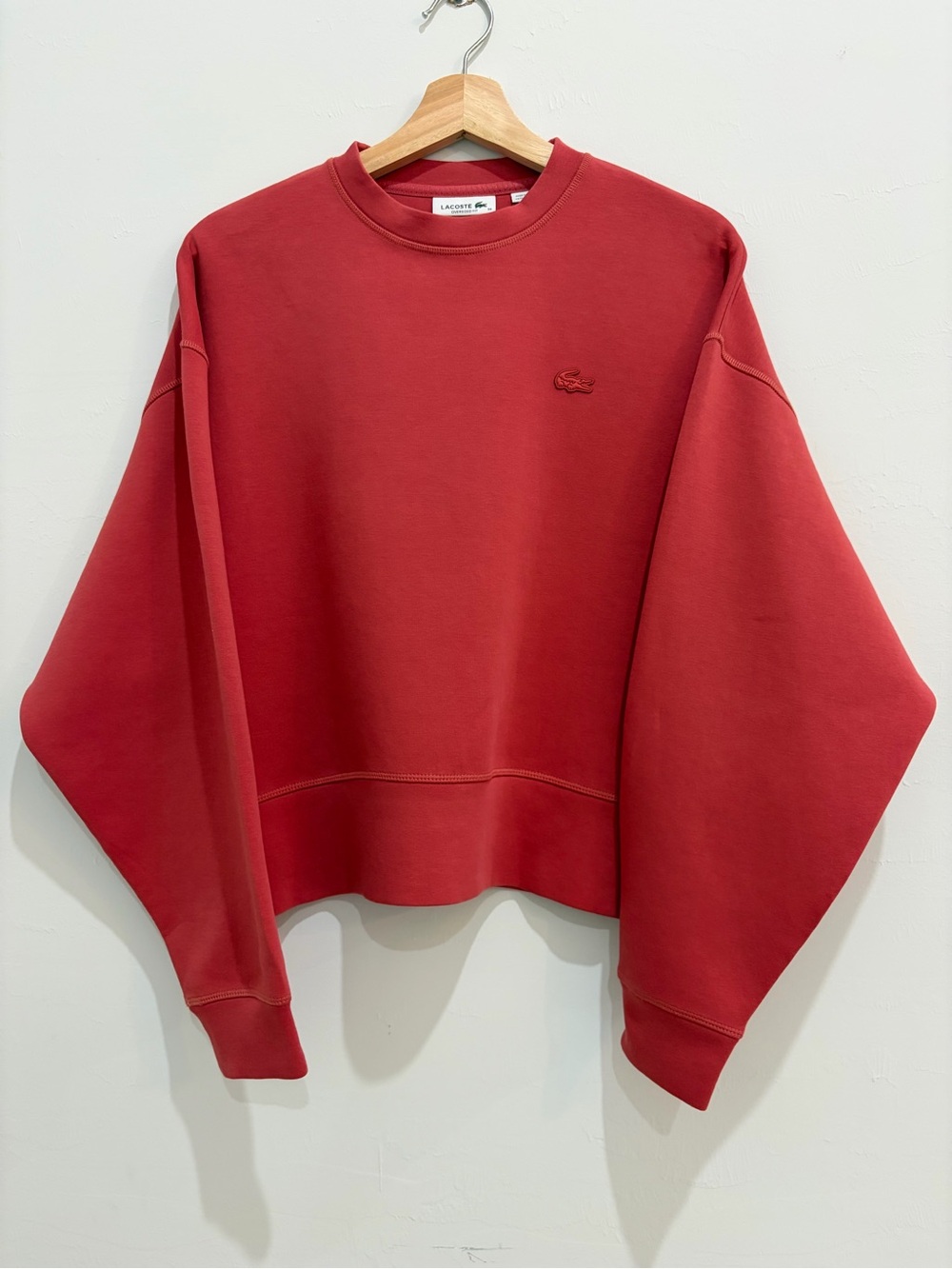Lacoste Oversized Fit Cropped
Crewneck Sweatshirt
Raspberry Red Size 36 S
NWOT